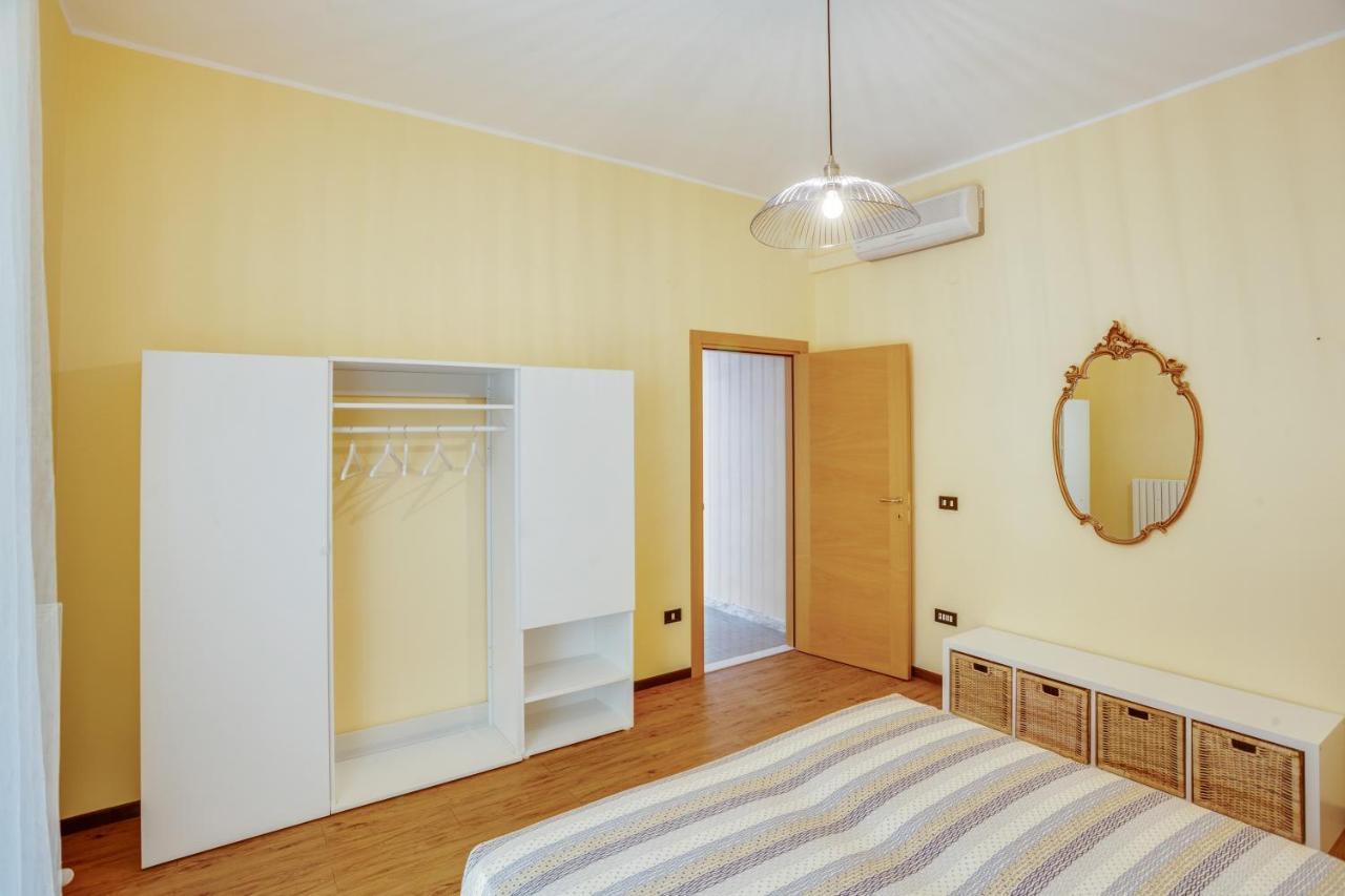 Rosamare Elegant Apartment โปลีญาโนอามาเร ภายนอก รูปภาพ