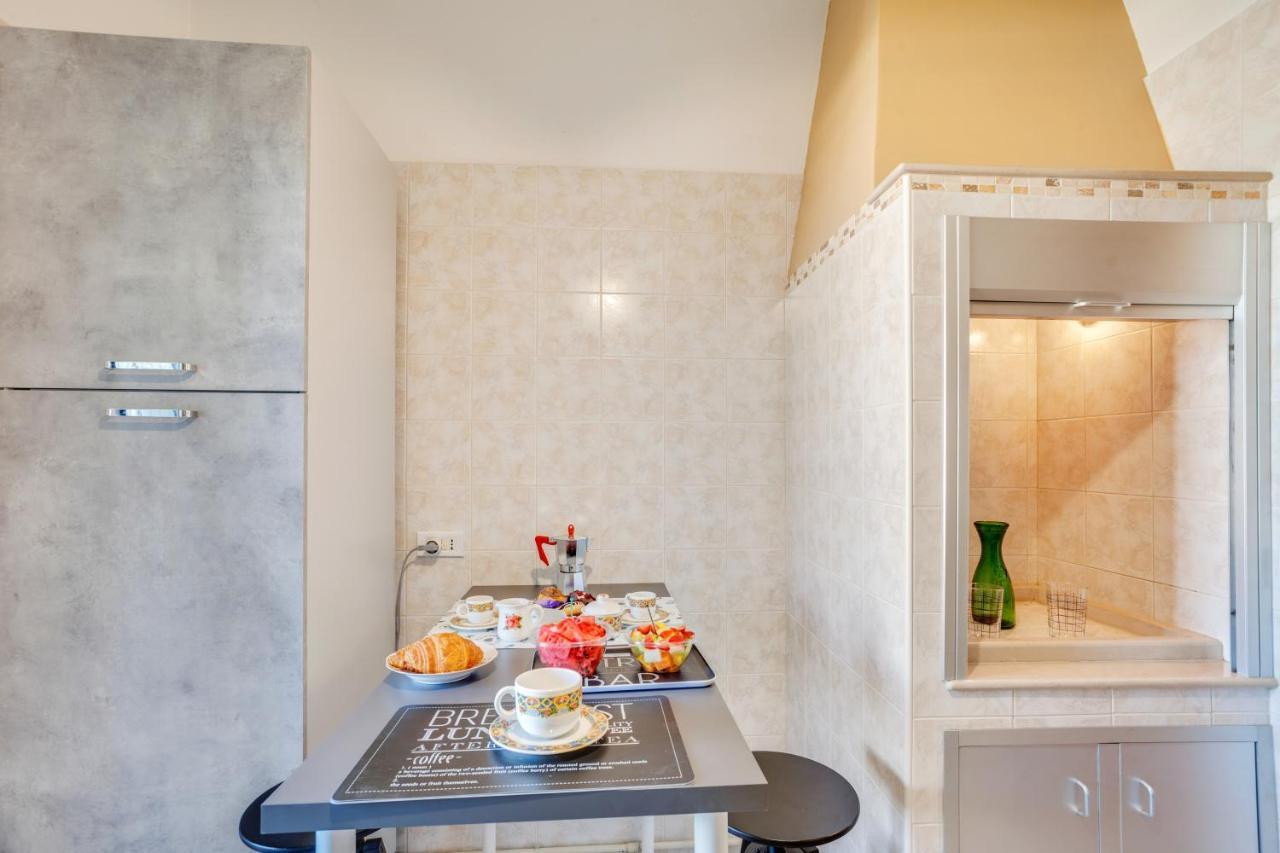 Rosamare Elegant Apartment โปลีญาโนอามาเร ภายนอก รูปภาพ