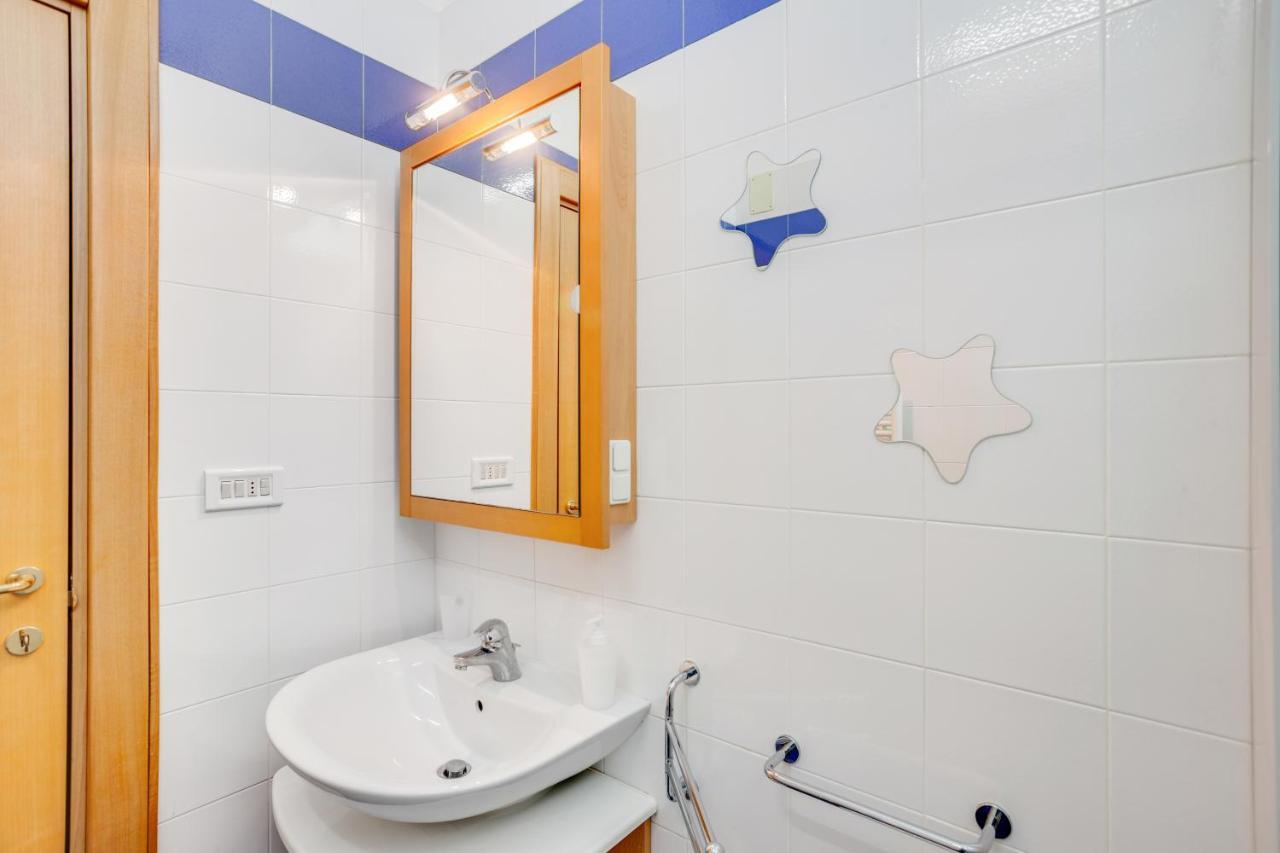 Rosamare Elegant Apartment โปลีญาโนอามาเร ภายนอก รูปภาพ