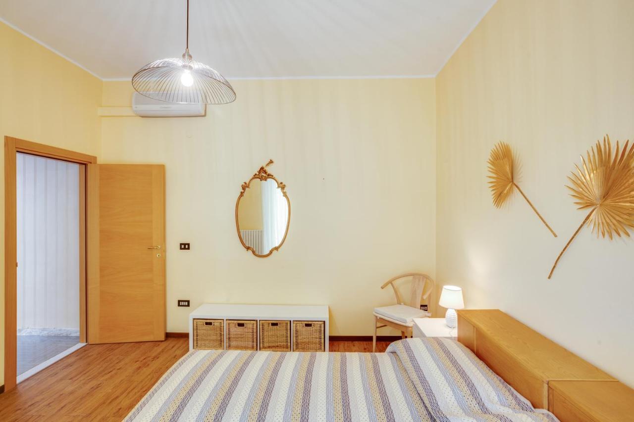 Rosamare Elegant Apartment โปลีญาโนอามาเร ภายนอก รูปภาพ