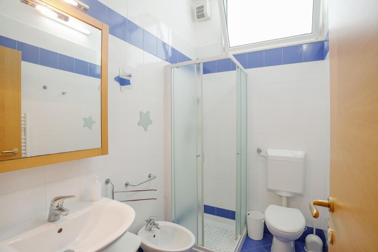 Rosamare Elegant Apartment โปลีญาโนอามาเร ภายนอก รูปภาพ